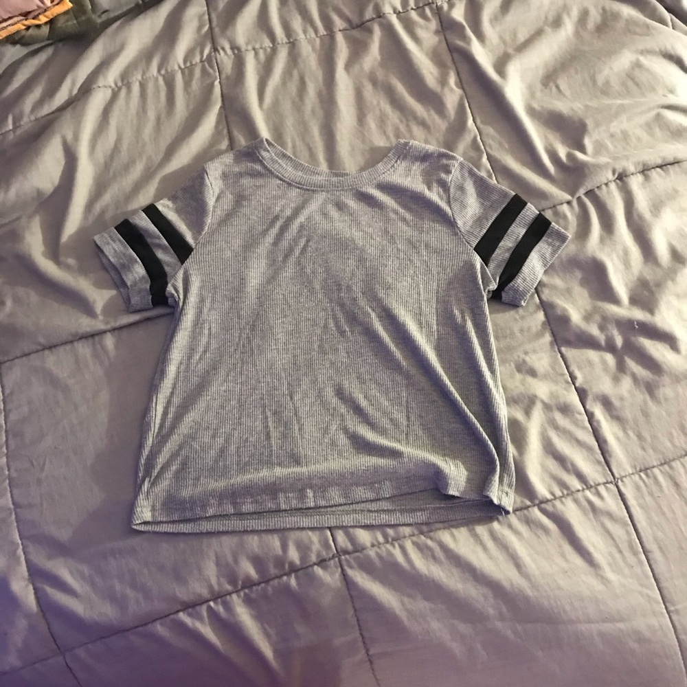 grey crop top